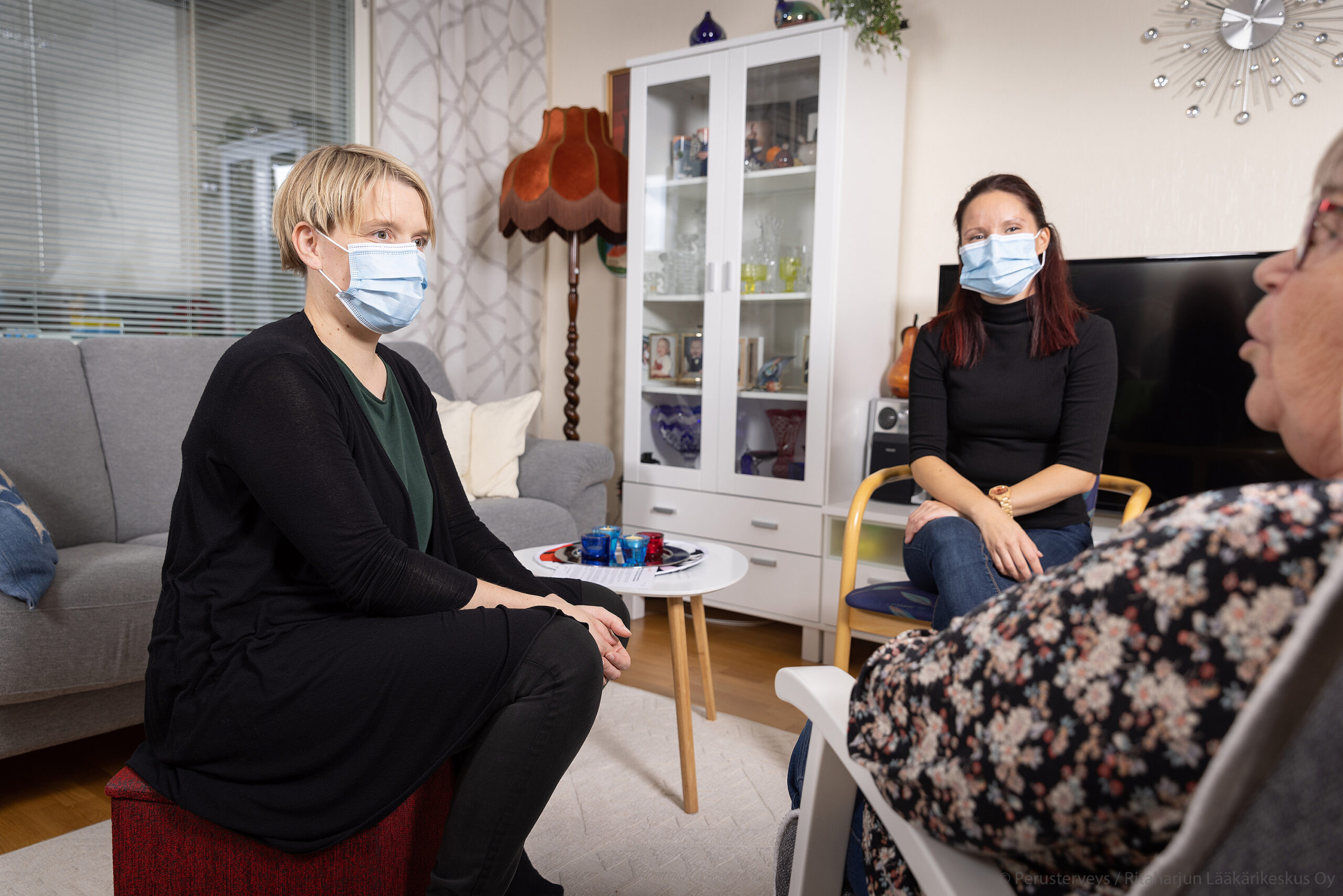 Kotikäynnillä on mukana lääkäri ja hoitaja